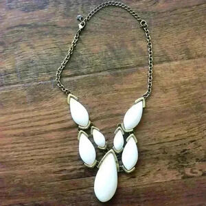 Premier Designs Reversible Gold and White Chunky Statement Necklace Glamour